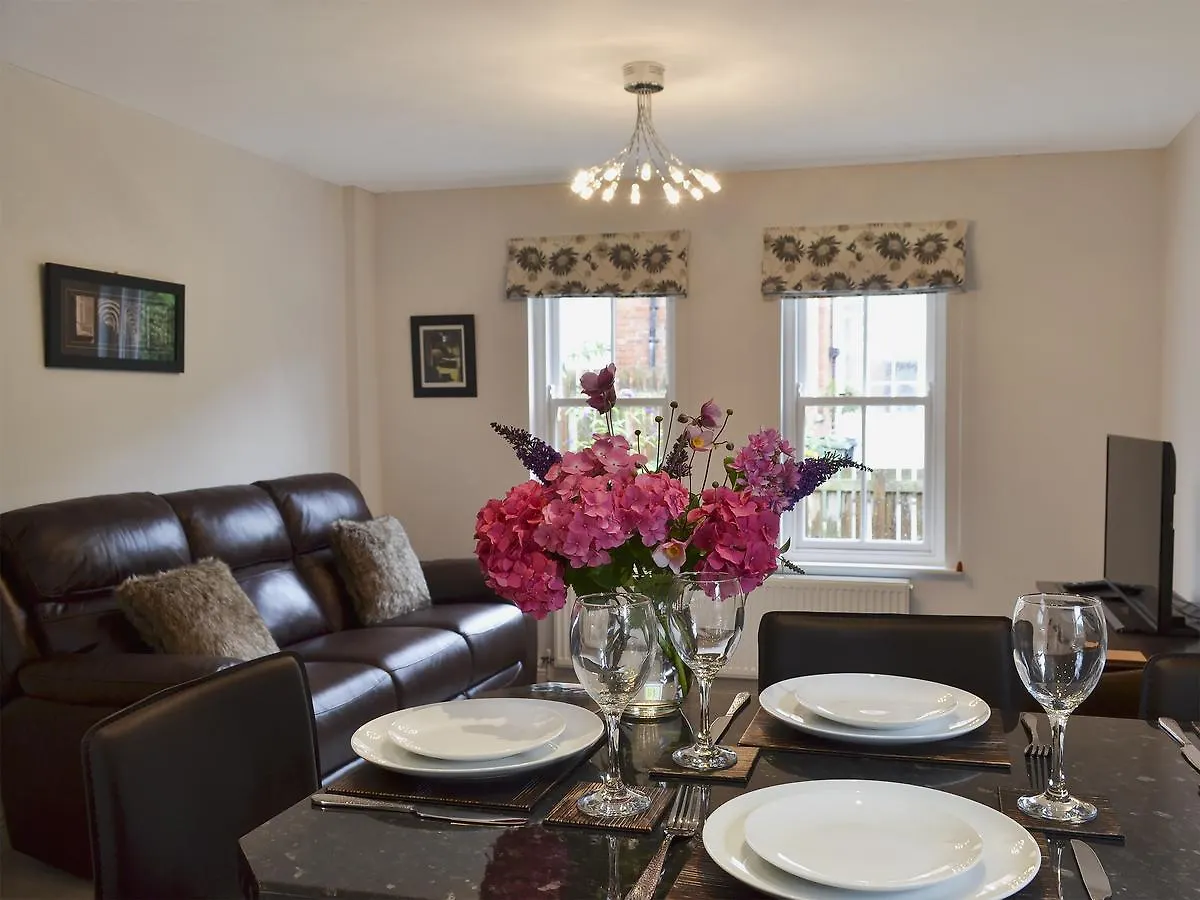 בית נופש יורק Spring Cottage